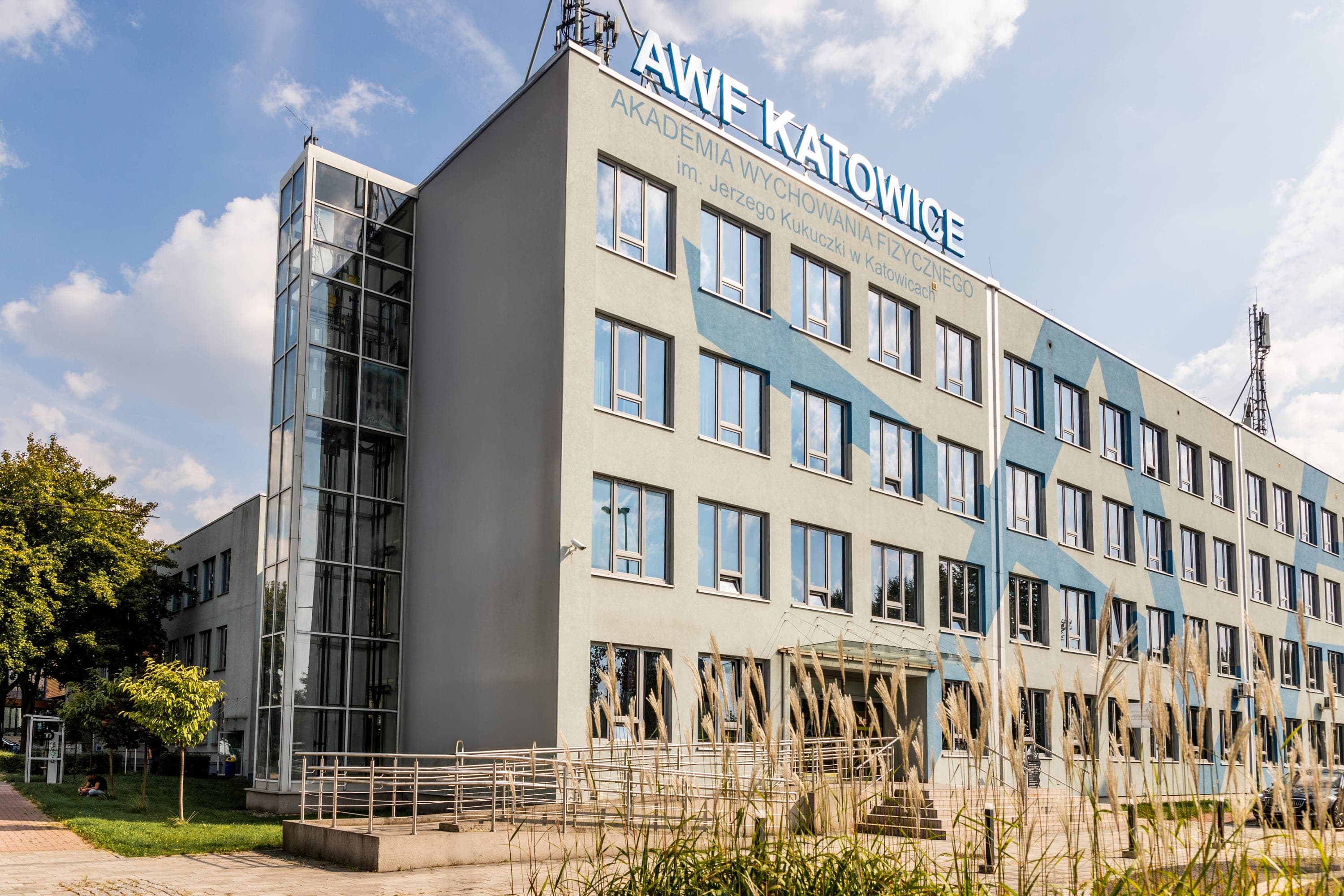 Katowice'deki Beden Eğitimi Akademisinin ana binası, Polonya