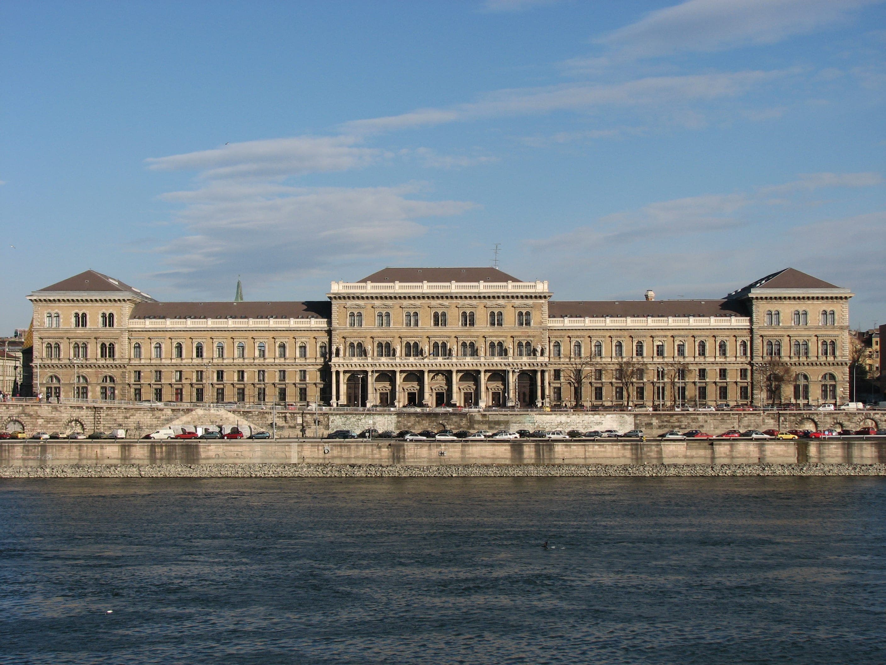 Budapeşte Corvinus Üniversitesi ana binası