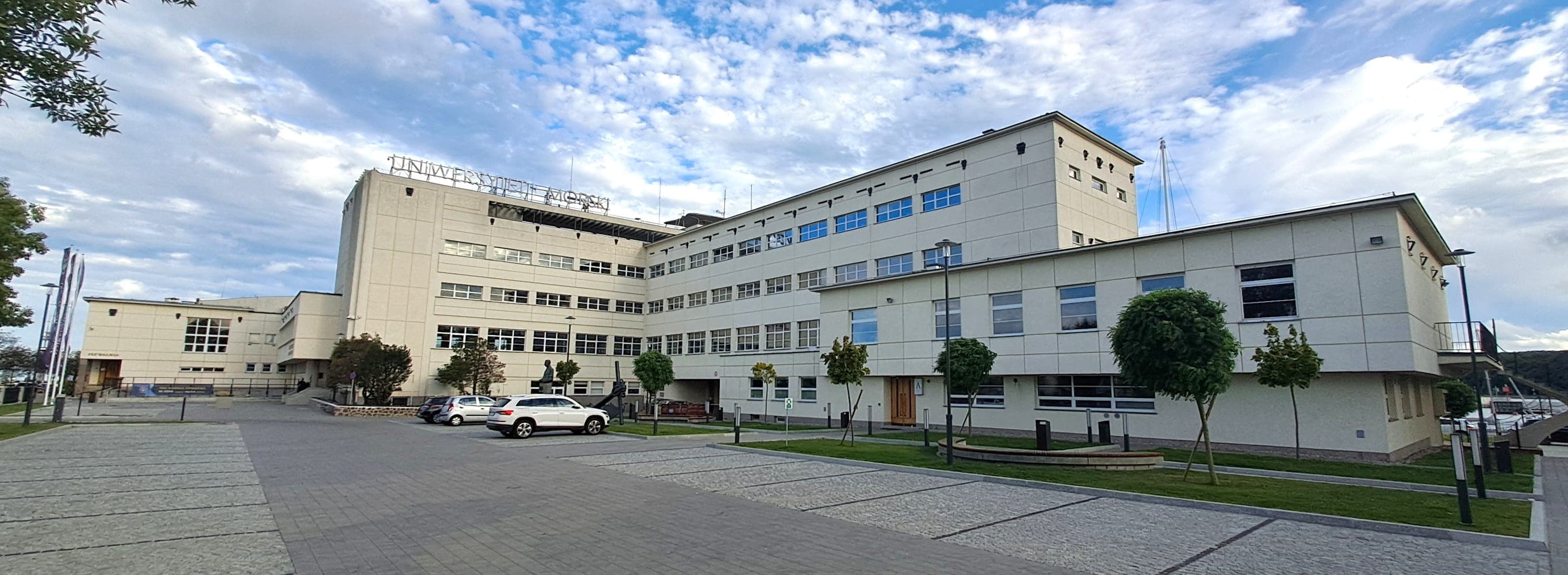Gdynia, Polonya'da Gdynia Denizcilik Üniversitesi Seyir Fakültesi binası