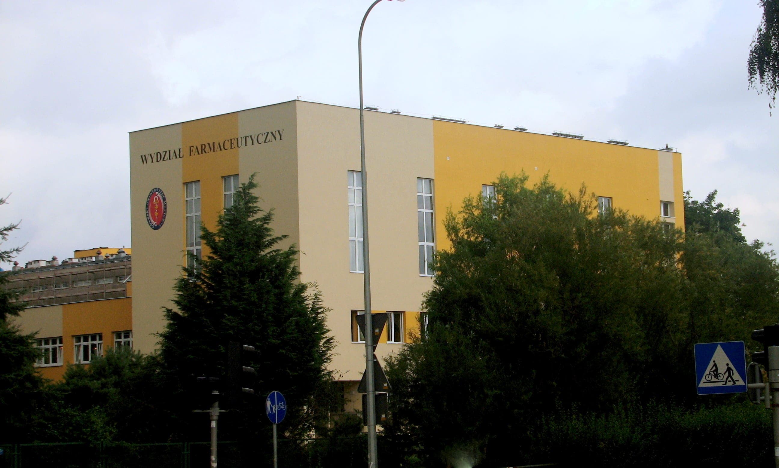 Gdańsk Tıp Üniversitesi Eczacılık Fakültesi binası